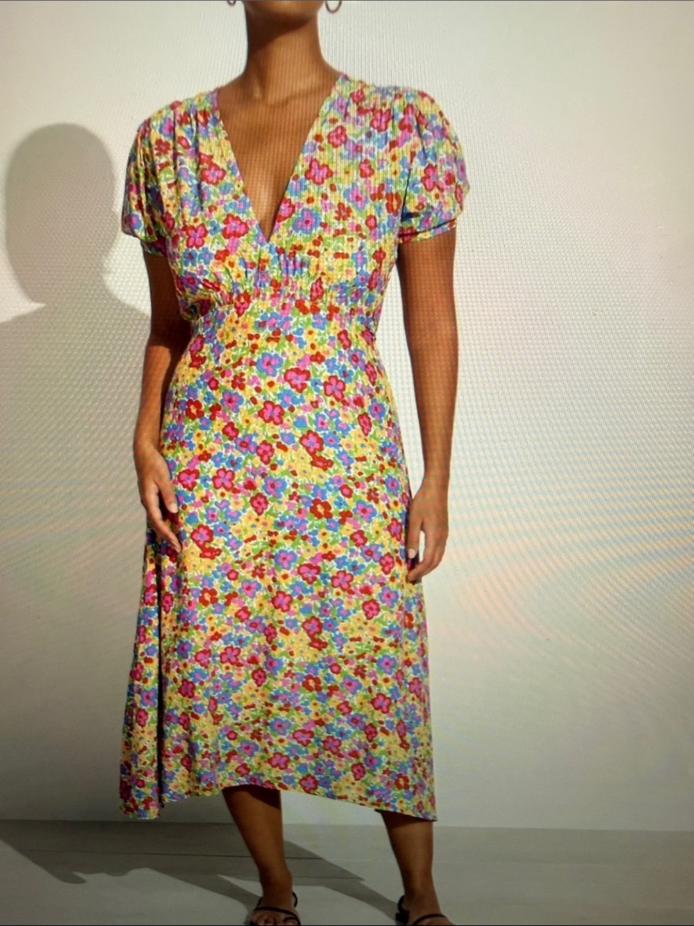 NWOT FAITHFULL the Brand Raphael’s midi floral v neck dress with self tie waist